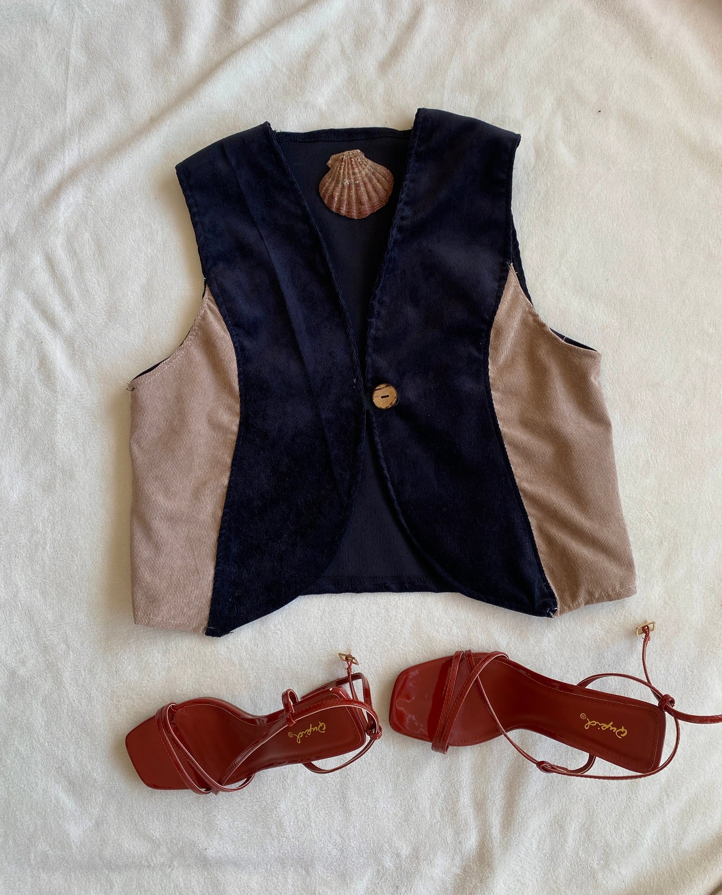 MONDAY BLACK VEST
