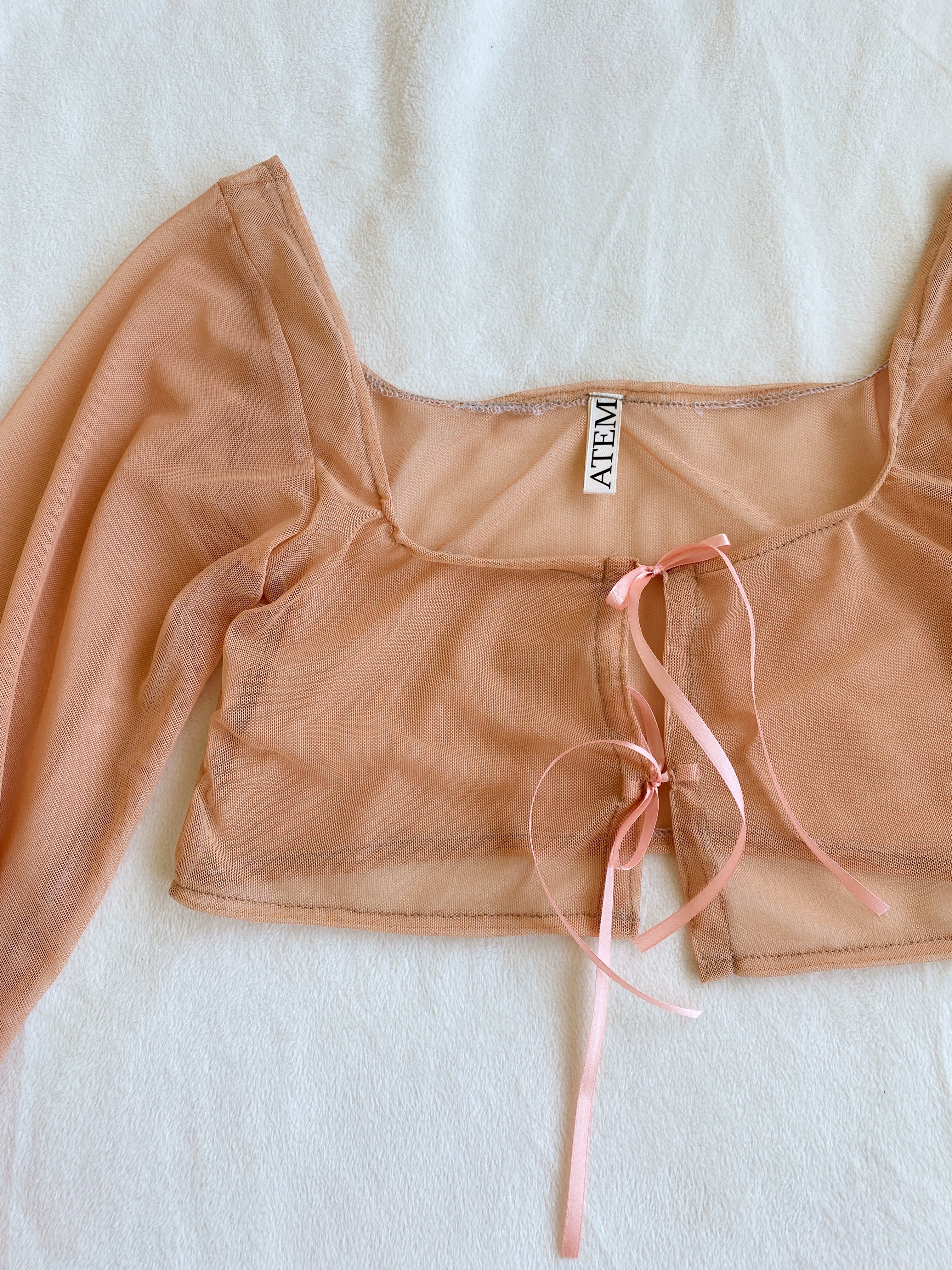 Naked top peach