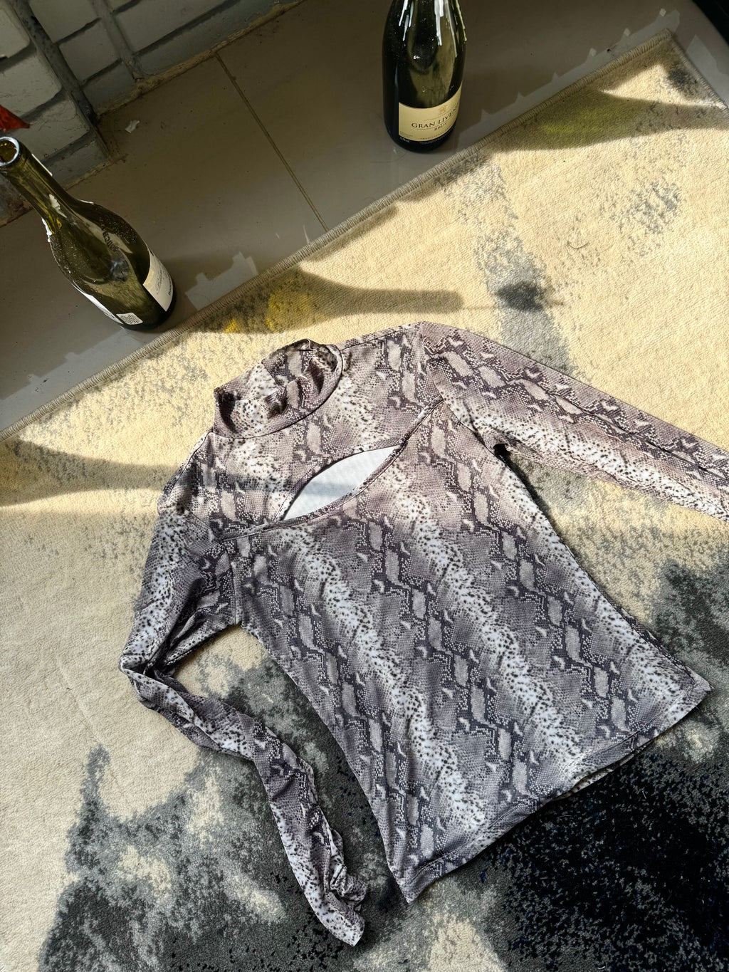 Snake top