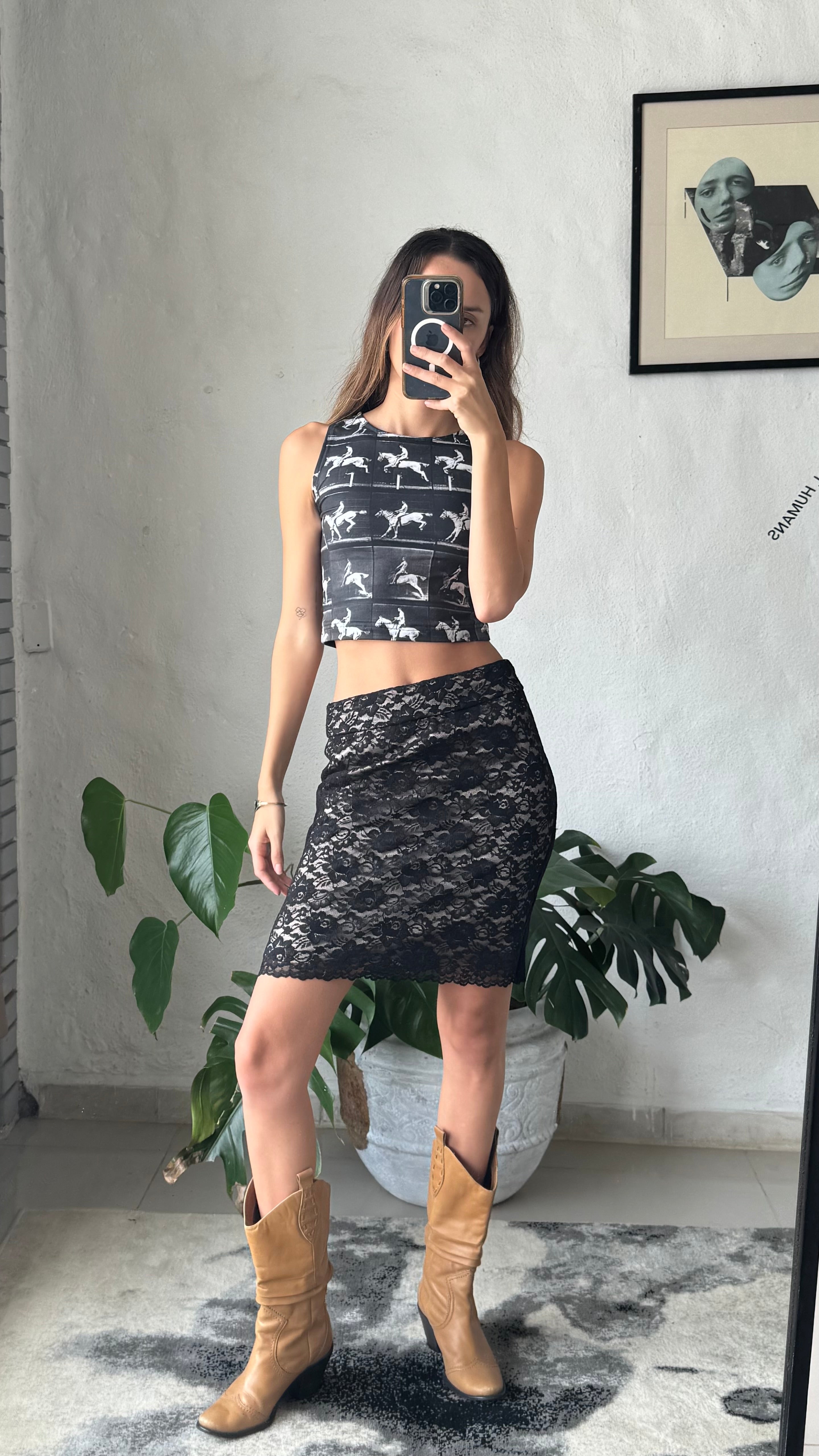 Lace mini skirt