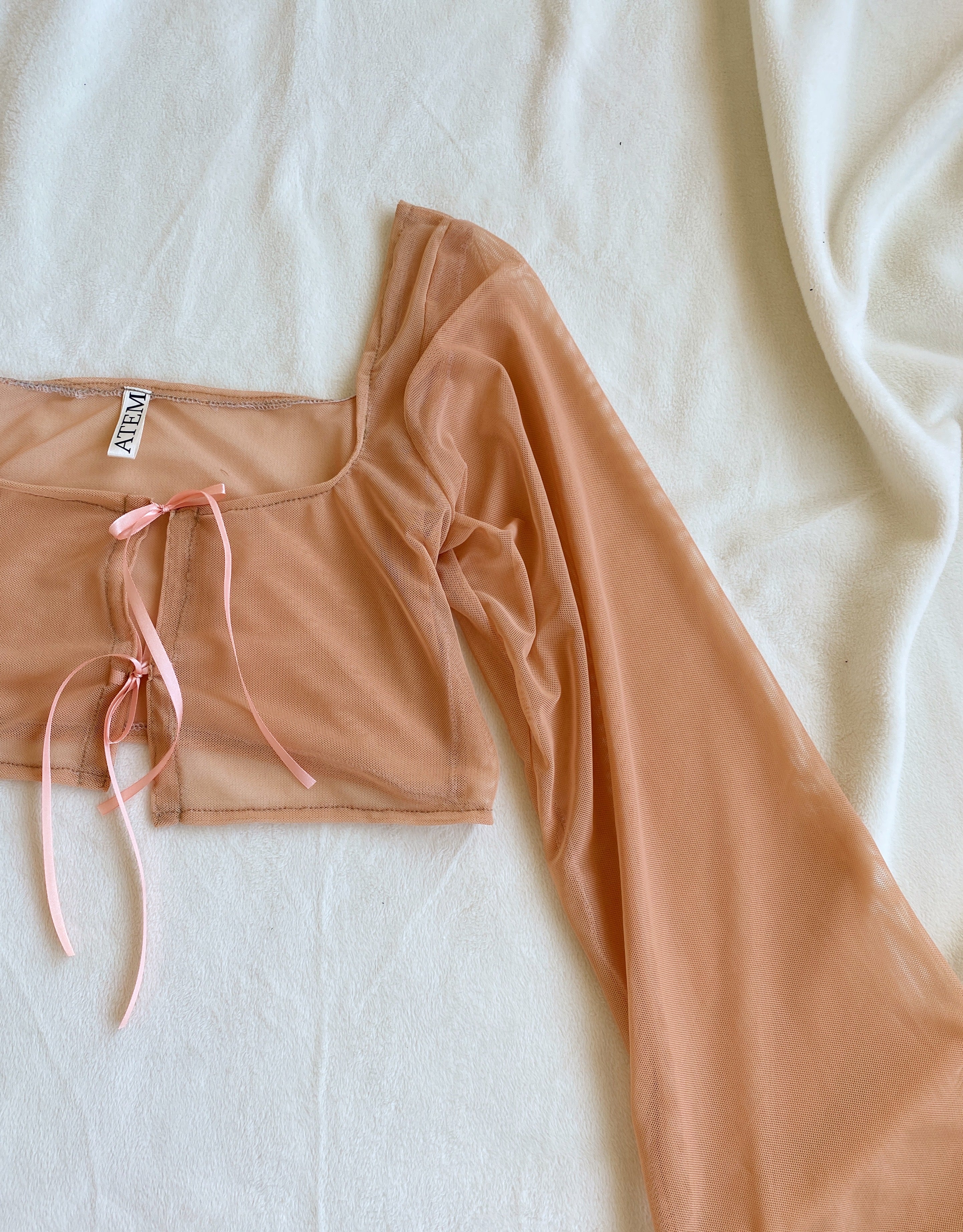 Naked top peach