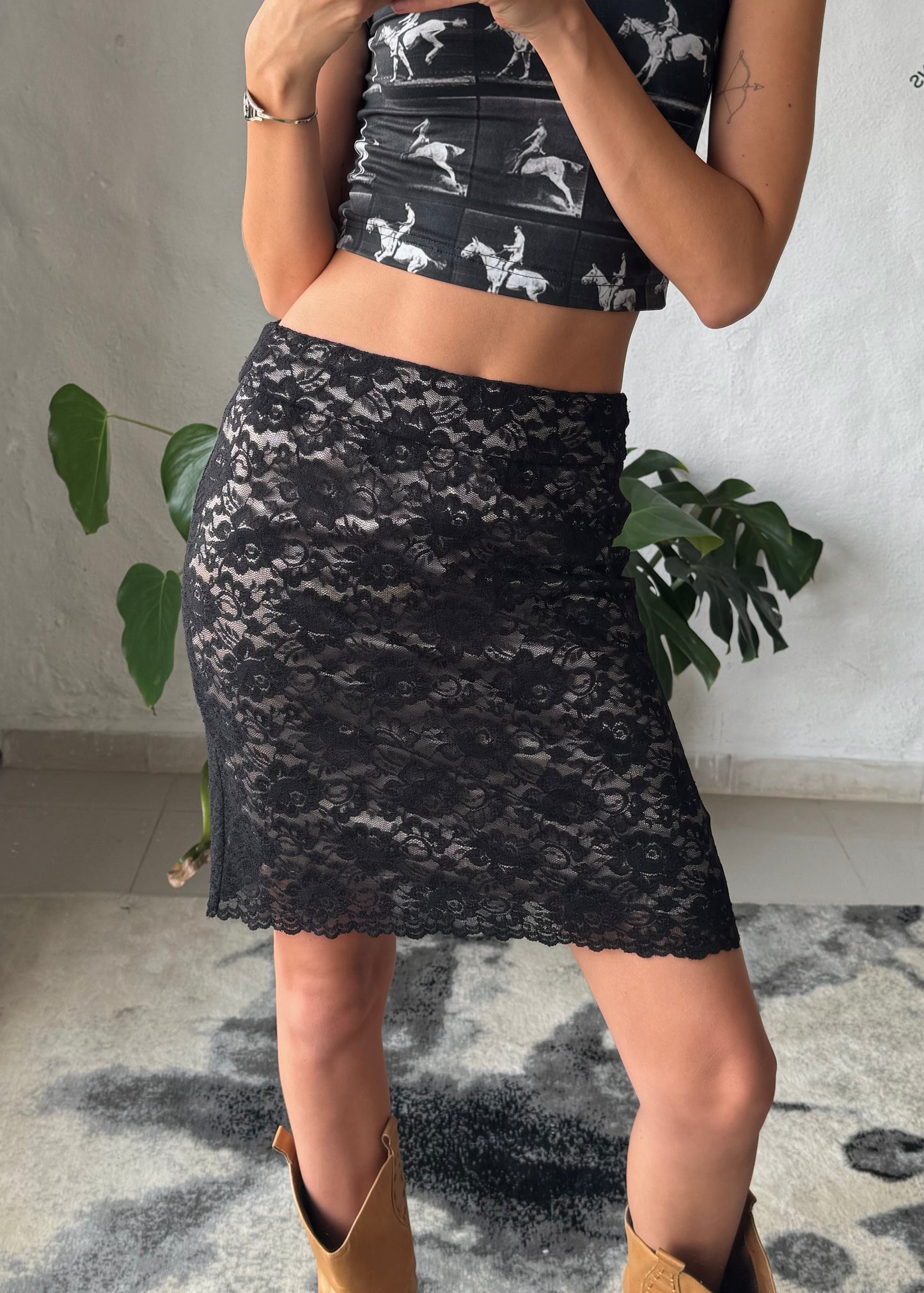 Lace mini skirt